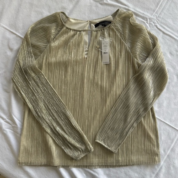 NWT White House Black Market Crinkle Top Ecru/Gold/Silver Balloon Long Sleeve L - Picture 9 of 11